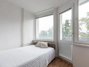 Pronájem bytu 1+kk, Praha - Hostivař, Hornoměcholupská, 26 m2
