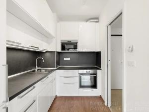 Pronájem bytu 2+kk, Praha - Ruzyně, Stochovská, 51 m2