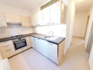 Pronájem bytu 2+1, Praha - Záběhlice, Jasmínová, 53 m2