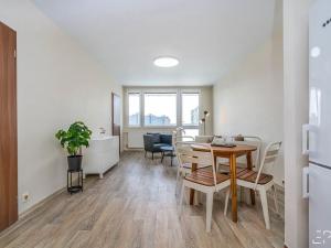Pronájem bytu 2+kk, Praha - Bohnice, Poznaňská, 55 m2