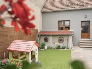 Prodej ubytování, Hlohovec, Hlavní, 1 m2