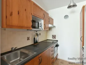 Pronájem bytu 2+kk, Praha - Kobylisy, Pohnertova, 43 m2