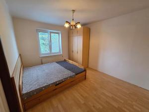 Pronájem bytu 2+1, Praha - Ruzyně, Stochovská, 56 m2