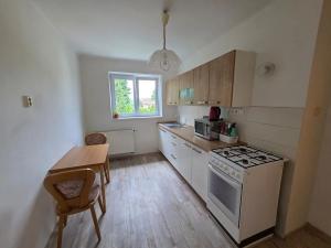 Pronájem bytu 2+1, Praha - Ruzyně, Stochovská, 56 m2
