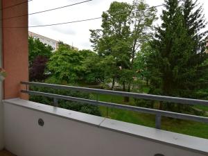 Pronájem bytu 2+1, Praha - Břevnov, Na Petřinách, 54 m2