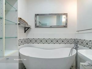 Prodej bytu 2+kk, Mariánské Lázně, Boženy Němcové, 44 m2
