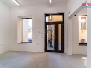 Pronájem obchodního prostoru, Mariánské Lázně, Hlavní třída, 76 m2
