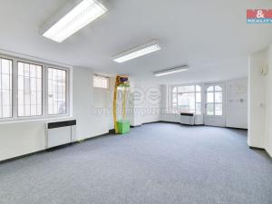 Pronájem obchodního prostoru, Mariánské Lázně, Hlavní třída, 35 m2