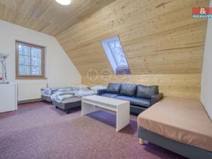 Prodej ubytování, Jesenice, U Velkého rybníka, 272 m2