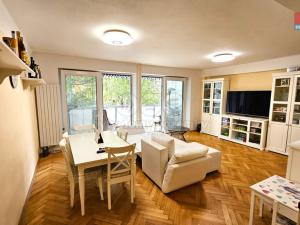 Prodej bytu 3+1, Praha - Holešovice, Ortenovo náměstí, 90 m2