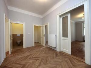 Pronájem bytu 4+1, Praha - Smíchov, Kořenského, 124 m2