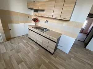 Pronájem bytu 3+1, Mlečice, 72 m2
