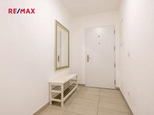 Pronájem bytu 3+kk, Praha - Strašnice, Zvěřinova, 96 m2