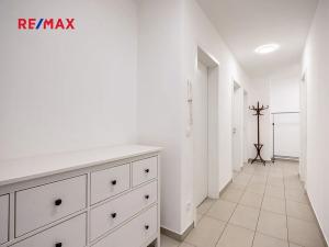 Pronájem bytu 3+kk, Praha - Strašnice, Zvěřinova, 96 m2