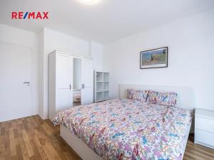 Pronájem bytu 3+kk, Praha - Strašnice, Zvěřinova, 96 m2