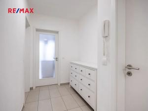 Pronájem bytu 3+kk, Praha - Strašnice, Zvěřinova, 96 m2