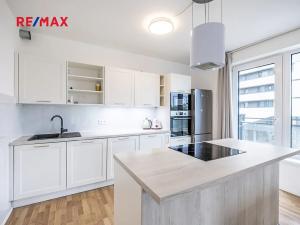 Pronájem bytu 3+kk, Praha - Strašnice, Zvěřinova, 96 m2