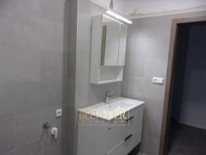 Pronájem bytu 3+1, Teplice, U Červeného kostela, 80 m2