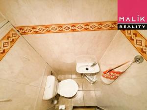 Prodej bytu 2+1, Ostrov, Jungmannova, 63 m2