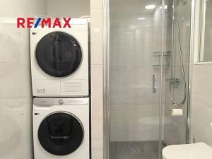 Pronájem bytu 1+kk, Praha - Smíchov, Podbělohorská, 39 m2