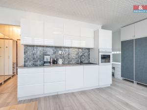 Pronájem bytu 1+kk, Kladno, Vít. Nezvala, 33 m2