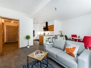 Pronájem bytu 2+kk, Praha, Plzeňská, 52 m2