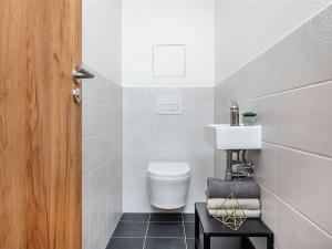 Pronájem bytu 2+kk, Praha, Plzeňská, 52 m2