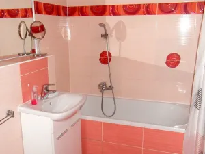 Pronájem bytu 2+kk, Praha - Žižkov, V domově, 50 m2