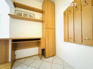 Pronájem bytu 2+kk, Hluboká nad Vltavou, Švermova, 43 m2