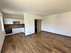Pronájem bytu 1+kk, Děčín, Na Slatinách, 35 m2