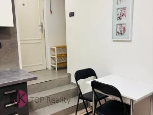 Pronájem bytu 1+1, Praha - Kobylisy, Uzavřená, 42 m2