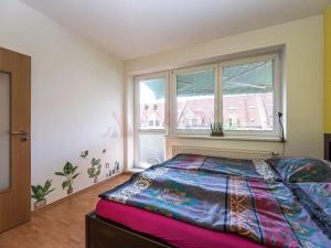 Pronájem bytu 3+kk, Praha - Dubeč, Netlucká, 75 m2