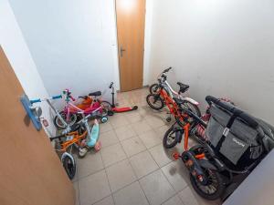 Pronájem bytu 3+kk, Praha - Dubeč, Netlucká, 75 m2