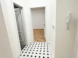 Pronájem bytu 1+kk, Praha - Vršovice, Žitomírská, 30 m2