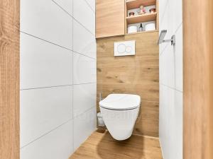 Prodej bytu 3+1, Karlovy Vary, Severní, 77 m2