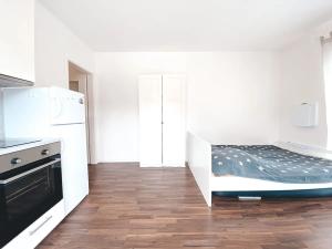 Pronájem bytu 1+kk, Praha - Libeň, Novovysočanská, 31 m2