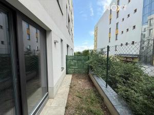 Pronájem bytu 1+kk, Praha - Hlubočepy, Devonská, 39 m2