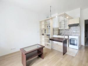 Pronájem bytu 1+kk, Praha - Hlubočepy, Silurská, 32 m2