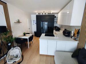 Prodej bytu 2+kk, Praha - Dolní Měcholupy, Honzíkova, 54 m2