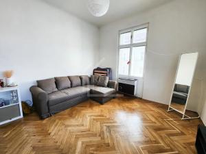 Pronájem bytu 2+1, Praha - Vinohrady, Rumunská, 56 m2