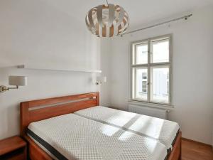 Pronájem bytu 2+1, Praha - Malá Strana, Újezd, 60 m2