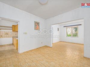 Prodej rodinného domu, Krakovany, 780 m2
