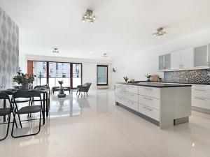 Pronájem bytu 3+kk, Praha - Karlín, Rohanské nábřeží, 128 m2