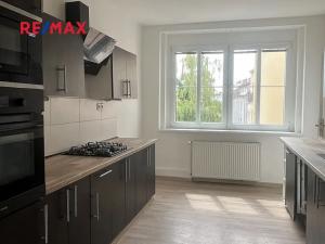 Prodej bytu 3+1, Kladno, Poštovní náměstí, 89 m2