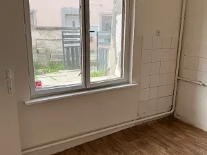 Prodej bytu 3+1, Lešany, 58 m2