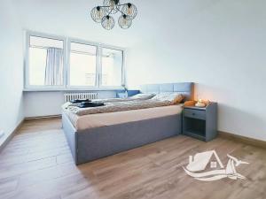 Pronájem bytu 2+kk, Praha - Karlín, Nekvasilova, 49 m2