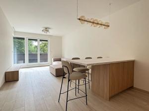 Pronájem bytu 2+kk, Praha, Výstavní, 65 m2