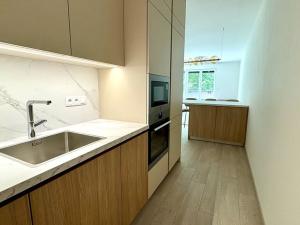 Pronájem bytu 2+kk, Praha, Výstavní, 65 m2