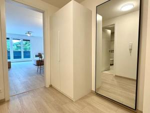 Pronájem bytu 2+kk, Praha, Výstavní, 65 m2