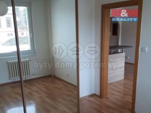 Pronájem bytu 2+kk, Chvaletice, U Kulturního domu, 41 m2